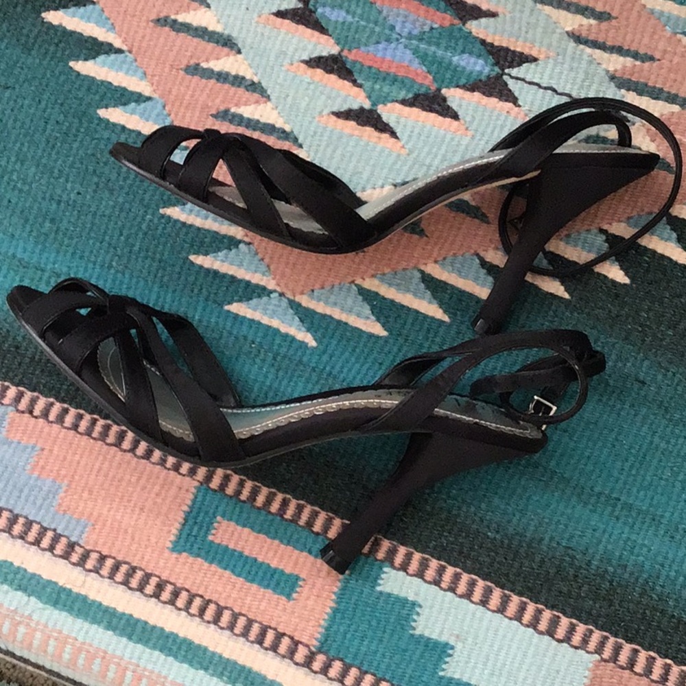 White House Black Market Heels - Picture 3 of 6